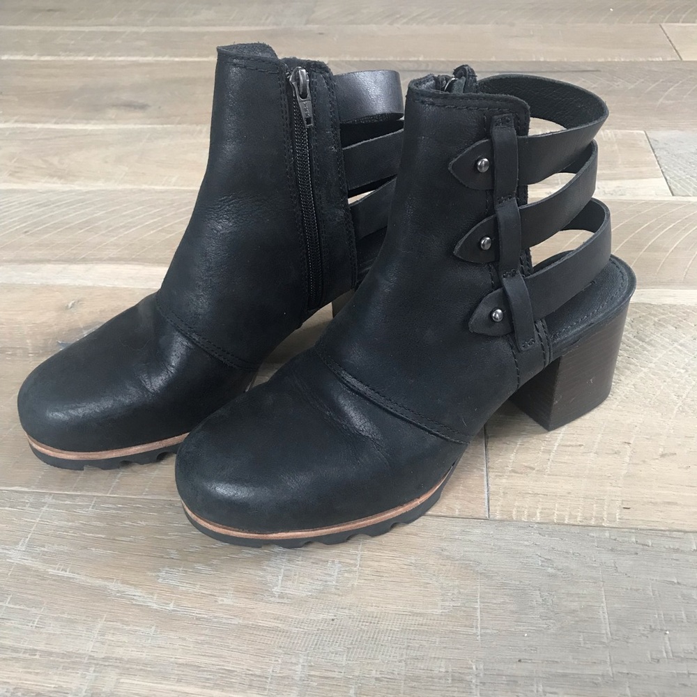 Sorel Addington Booties